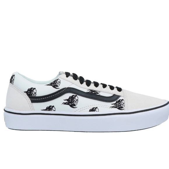 Vans - Picture 2 of 4